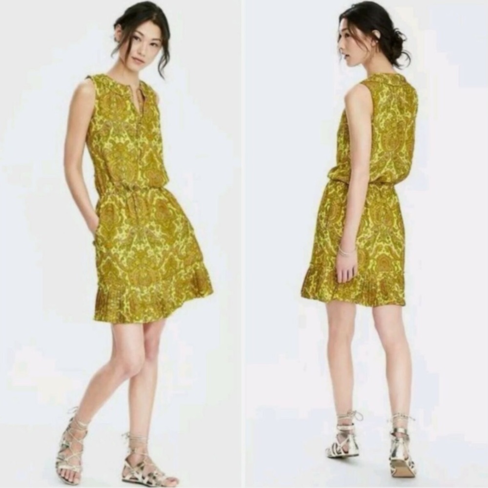 Banana Republic Paisley Pleated-neck dress in Neon yellow XS